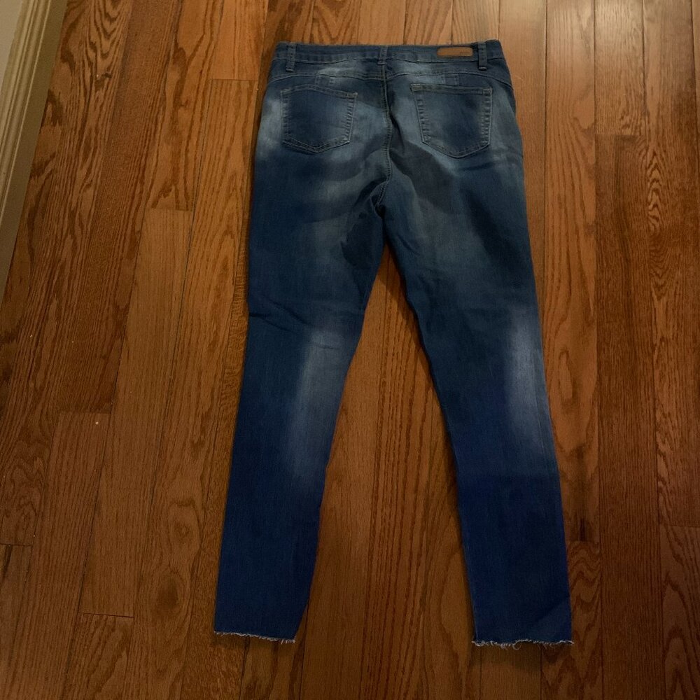 Distressed Jeans with Pearls - Picture 2 of 3